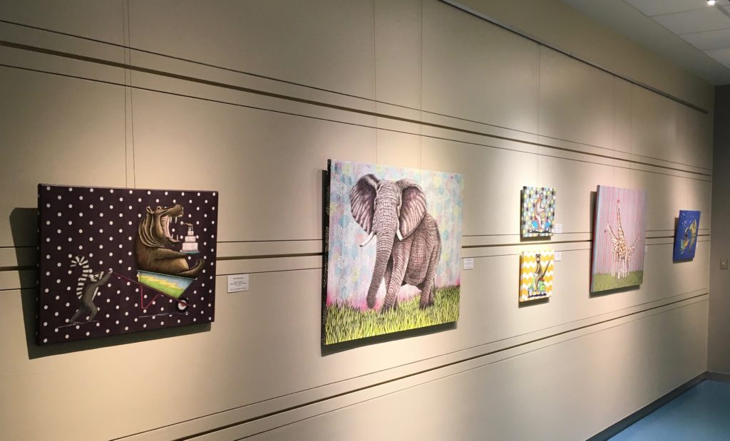 elephant-in-gallery